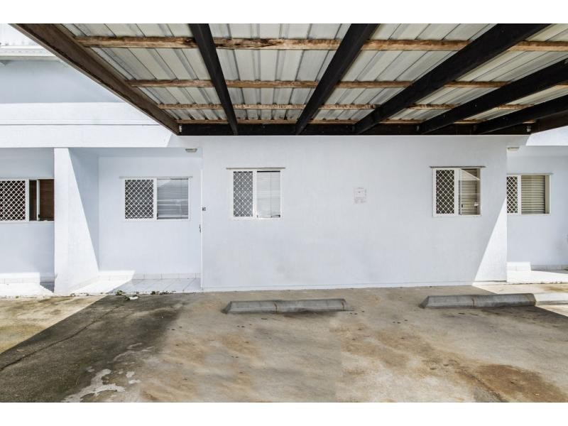 9/462-464 McCoombe Street, Mooroobool QLD 4870