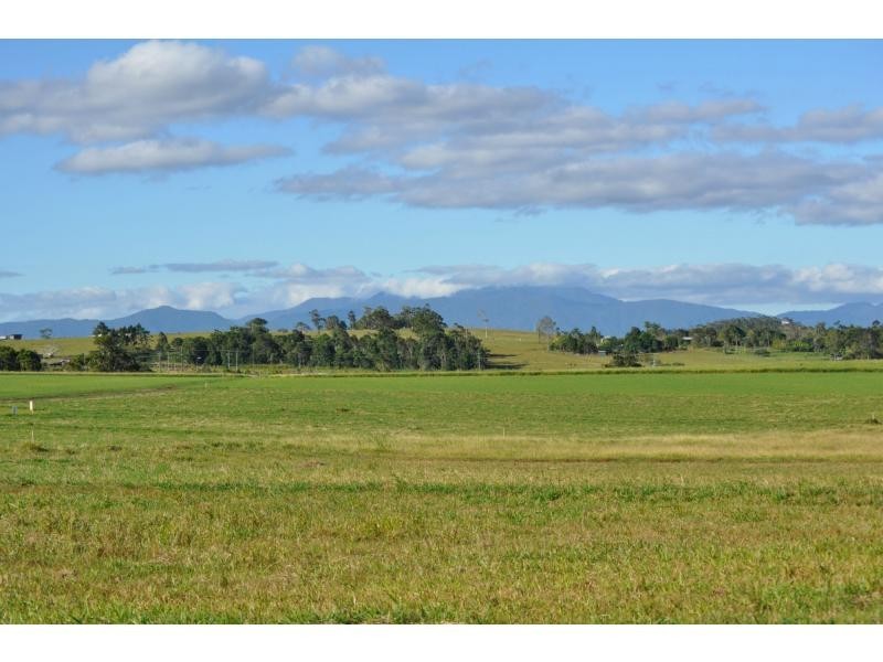 2 Jessica Road, Tableland Acreage Country Estate, Peeramon QLD 4885