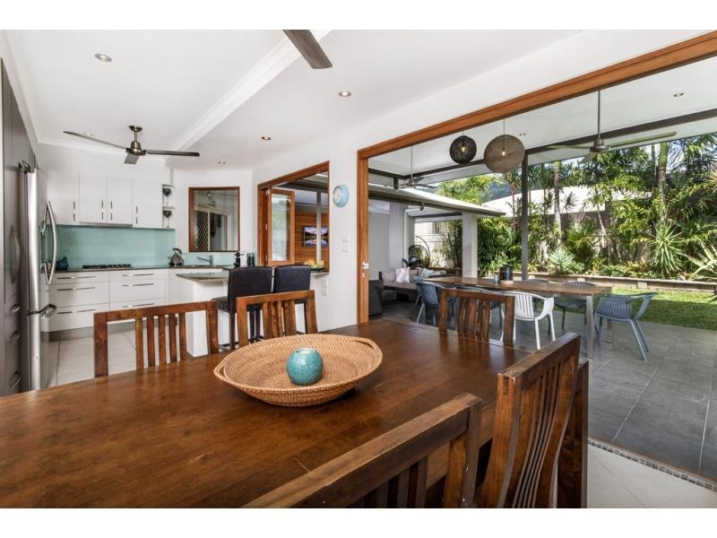 16 Plaintain Street, Kewarra Beach QLD 4879