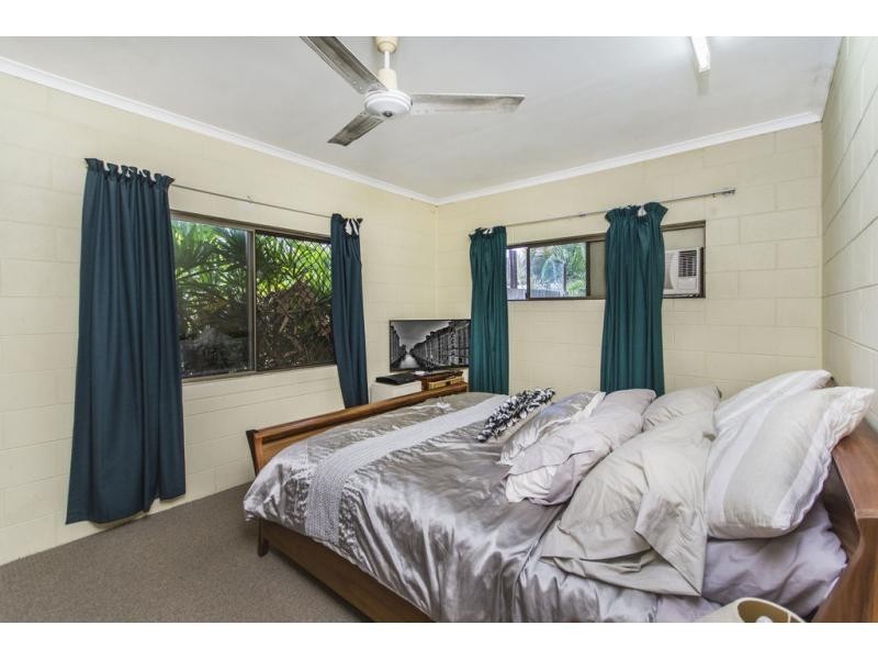 7 Serissa Street, Mooroobool QLD 4870