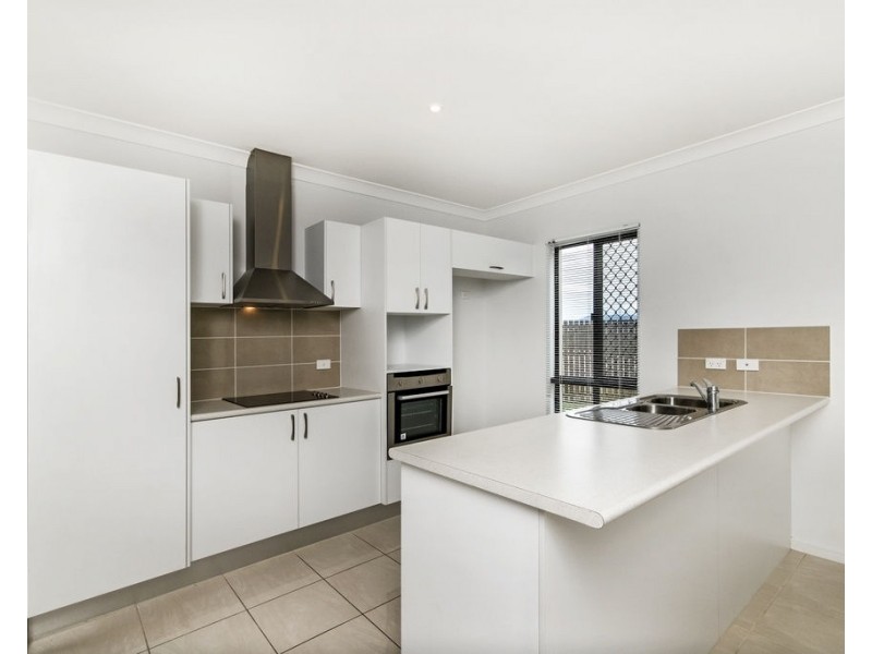 12 Hamelin Street, Bentley Park QLD 4869