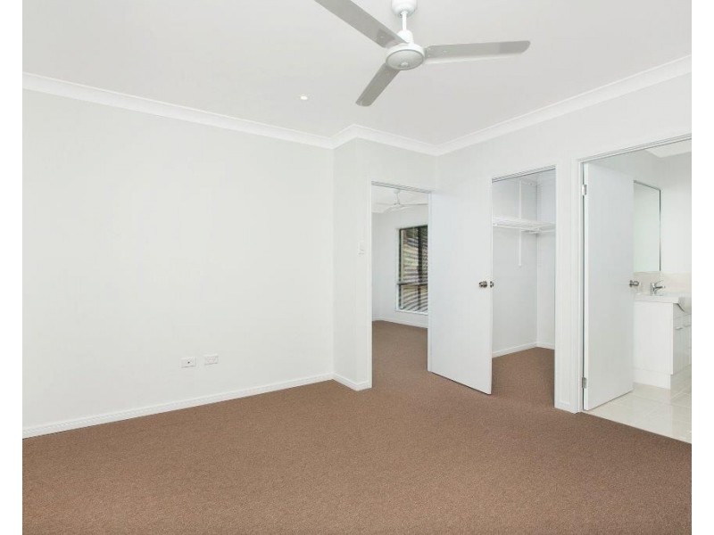 12 Hamelin Street, Bentley Park QLD 4869