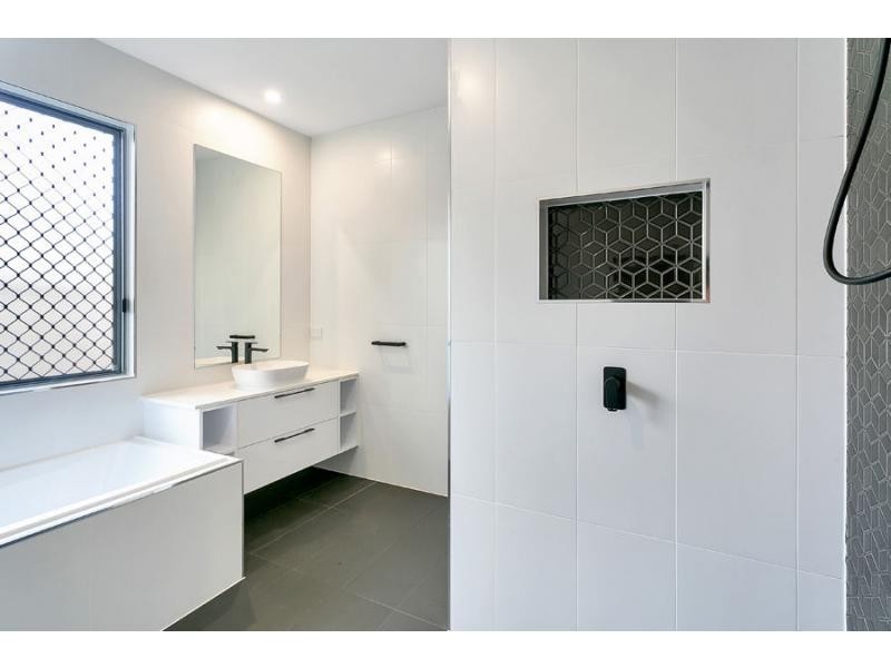 15 Whipbird Drive, Smithfield QLD 4878