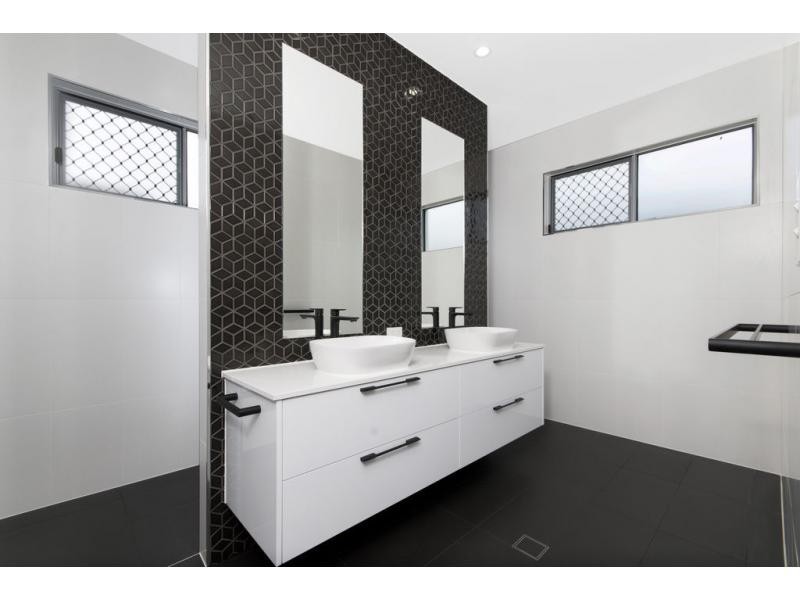 15 Whipbird Drive, Smithfield QLD 4878