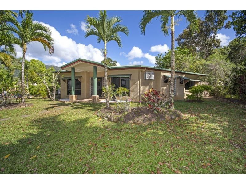4 Fletcher Court, Bentley Park QLD 4869