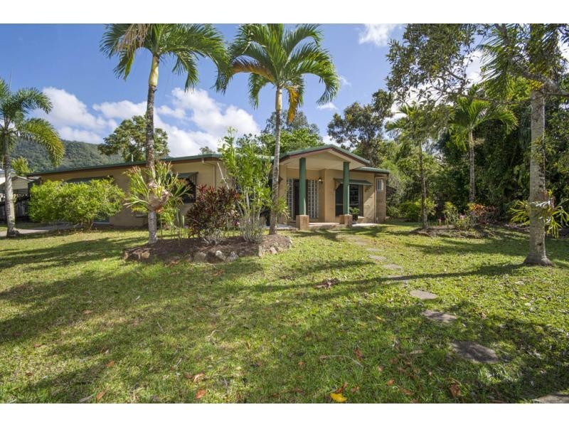 4 Fletcher Court, Bentley Park QLD 4869
