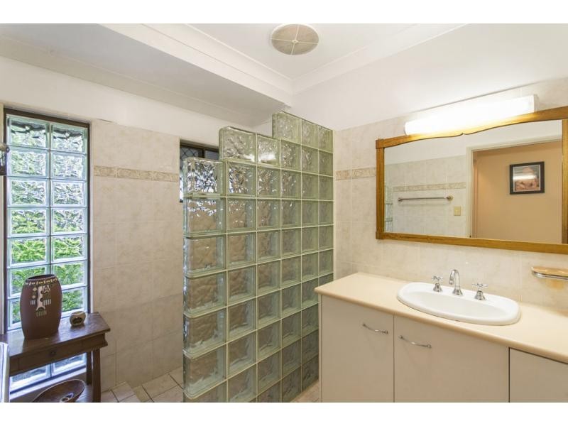 4 Fletcher Court, Bentley Park QLD 4869