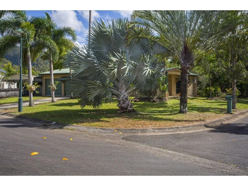 4 Fletcher Court, Bentley Park QLD 4869