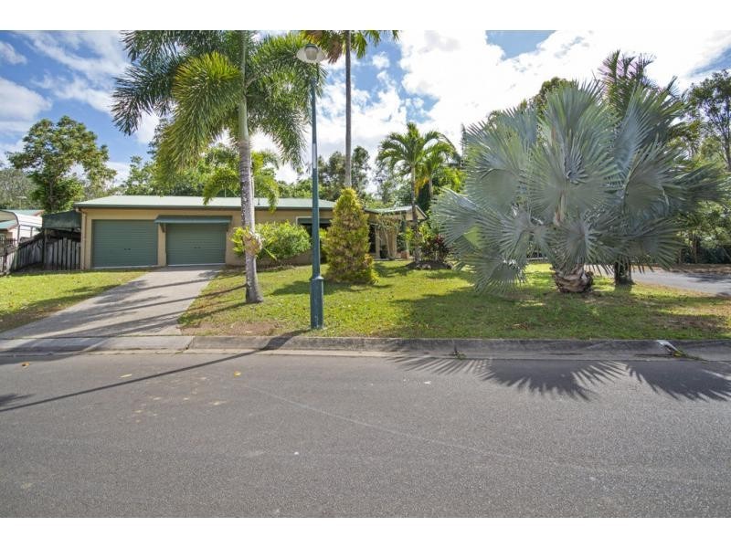 4 Fletcher Court, Bentley Park QLD 4869
