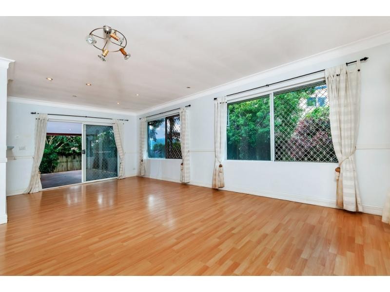 16 Cyperus Drive, Redlynch QLD 4870