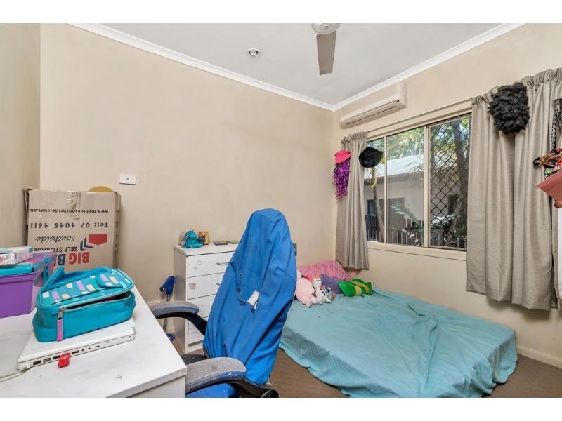 4 Trappes Court, Mooroobool QLD 4870