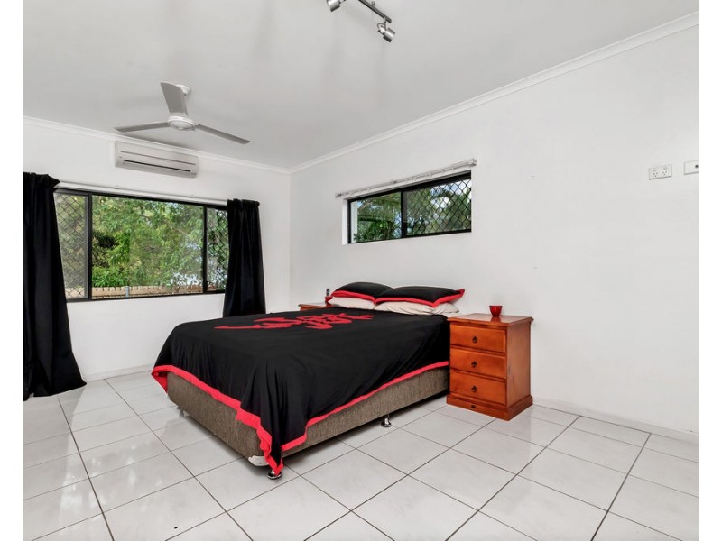 11 Arrunga Close, Woree QLD 4868
