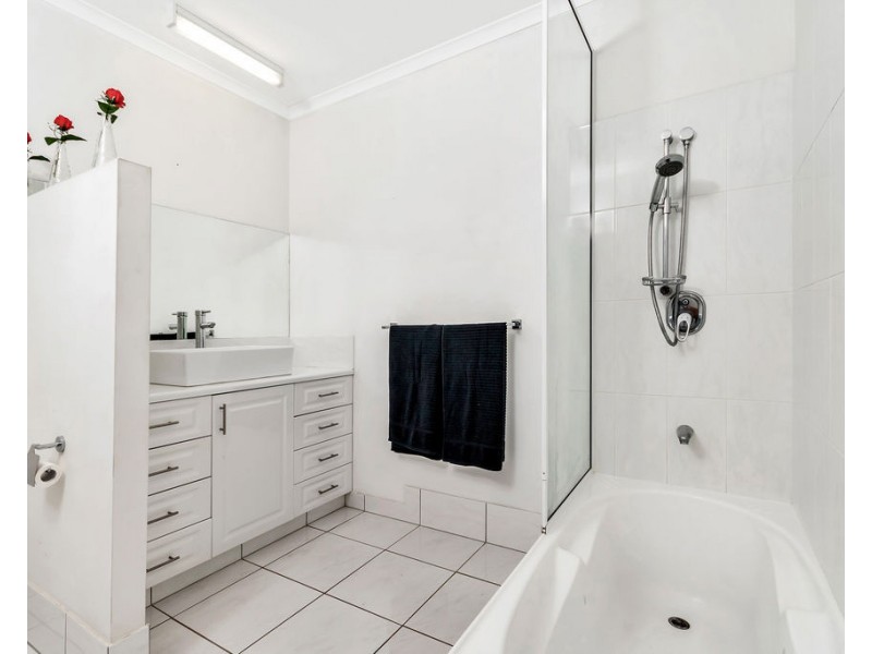 11 Arrunga Close, Woree QLD 4868