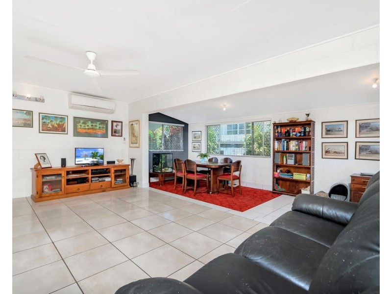 12A Chaplain Avenue, Manunda QLD 4870