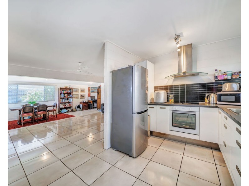 12A Chaplain Avenue, Manunda QLD 4870