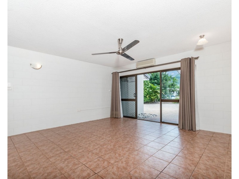 2/15 Rigg Street, Woree QLD 4868