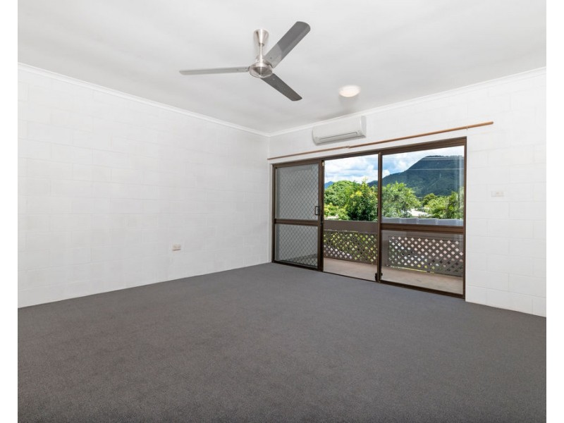 2/15 Rigg Street, Woree QLD 4868