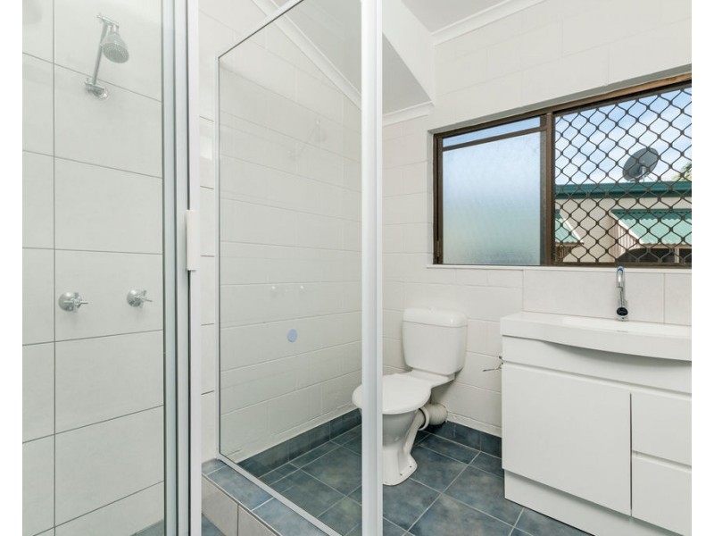 2/15 Rigg Street, Woree QLD 4868