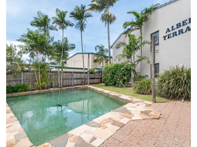 2/15 Rigg Street, Woree QLD 4868