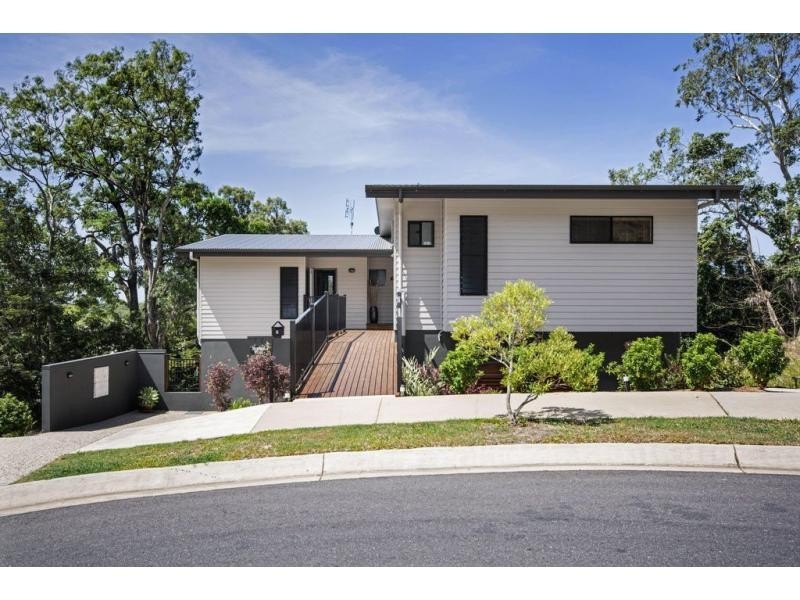 8 Diamond Close, Stratford QLD 4870