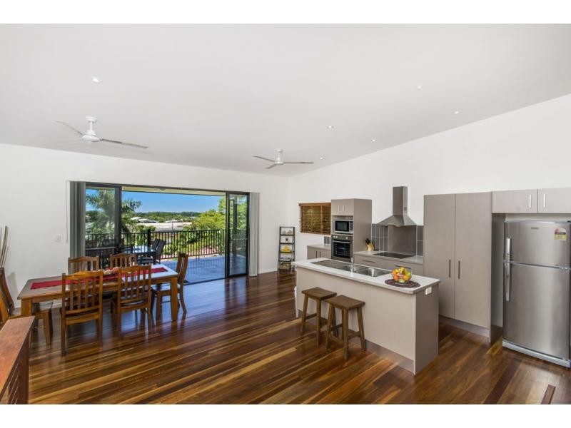 8 Diamond Close, Stratford QLD 4870