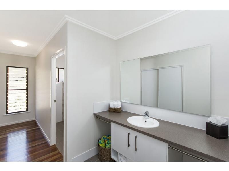 8 Diamond Close, Stratford QLD 4870