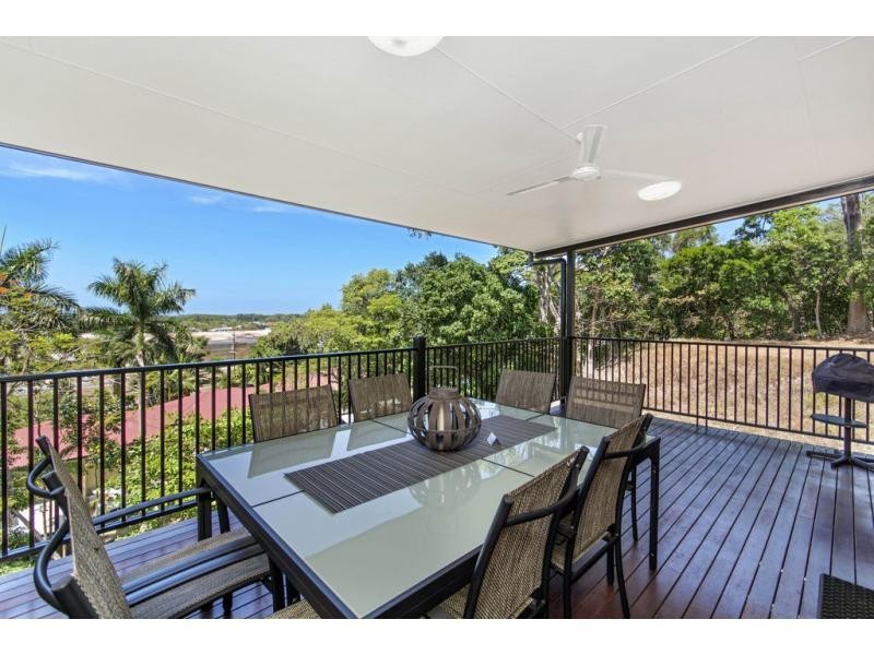 8 Diamond Close, Stratford QLD 4870