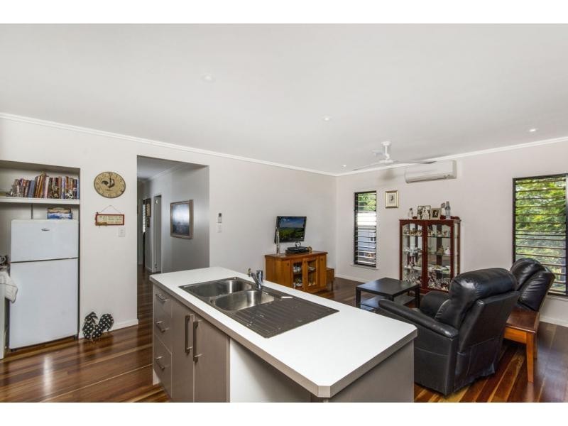 8 Diamond Close, Stratford QLD 4870