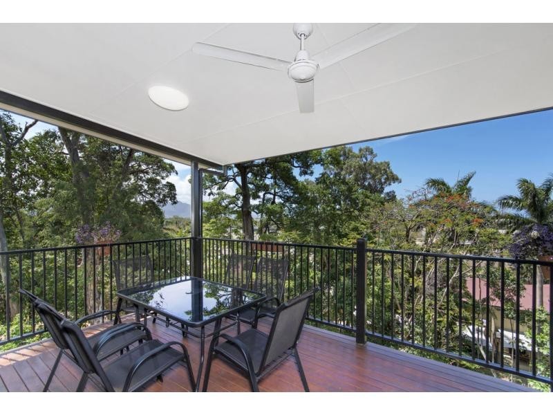 8 Diamond Close, Stratford QLD 4870