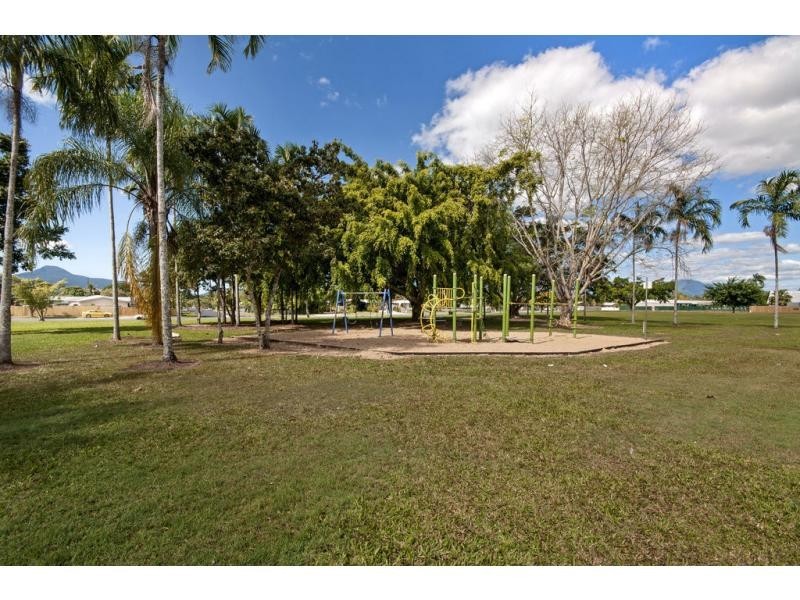 11 Arizona Crescent, White Rock QLD 4868