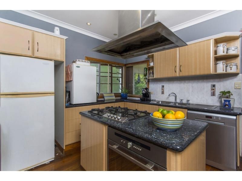 31 Howe Street, Cairns North QLD 4870