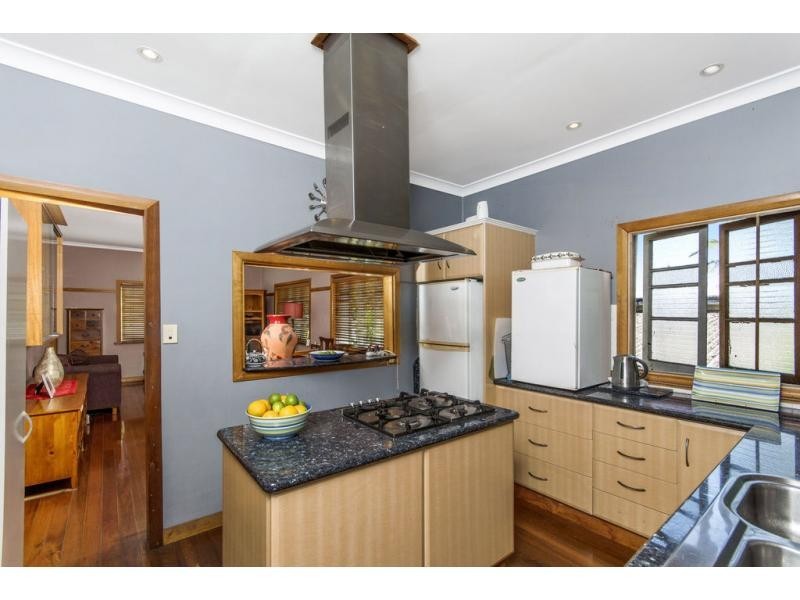 31 Howe Street, Cairns North QLD 4870