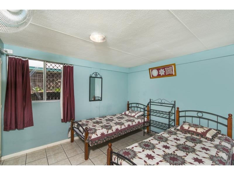 31 Howe Street, Cairns North QLD 4870