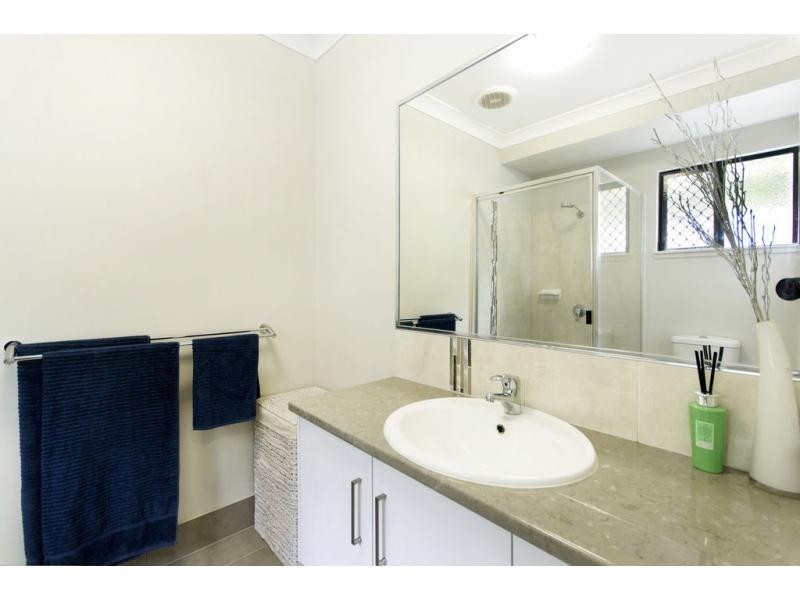 50 Ainscow Drive, Bentley Park QLD 4869