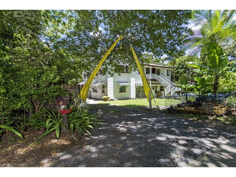 8-10 Dalziel Street, Stratford QLD 4870