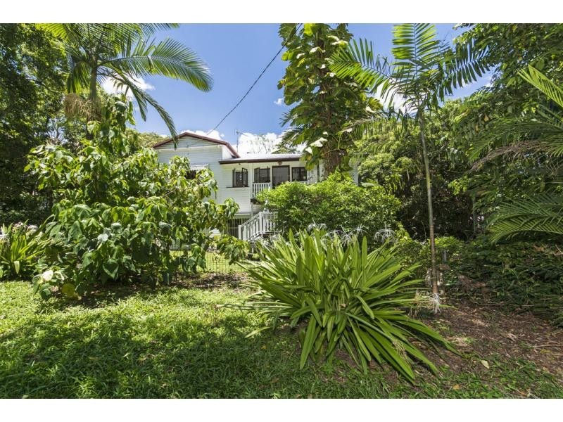 8-10 Dalziel Street, Stratford QLD 4870