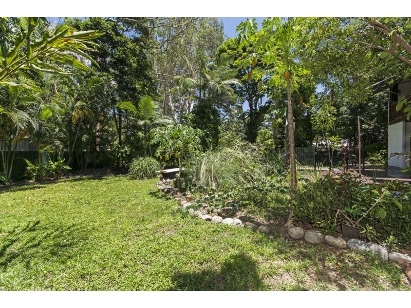 8-10 Dalziel Street, Stratford QLD 4870