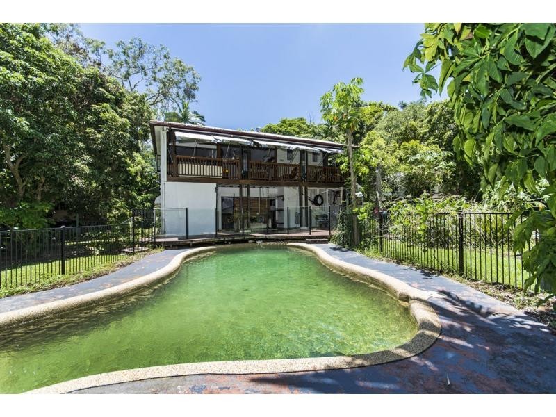 8-10 Dalziel Street, Stratford QLD 4870