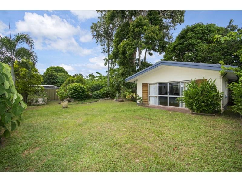 442 McCoombe Street, Mooroobool QLD 4870