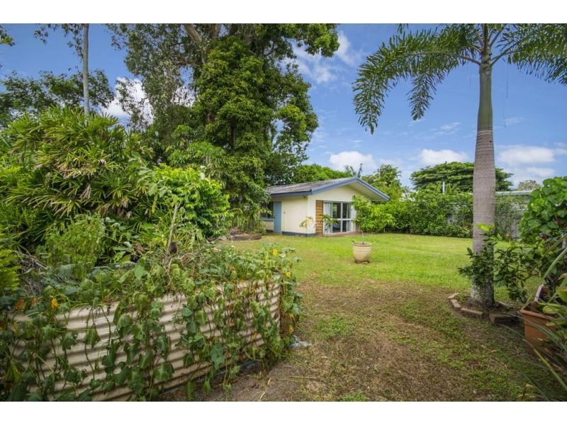 442 McCoombe Street, Mooroobool QLD 4870