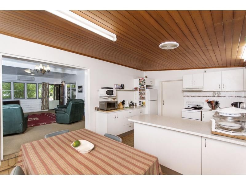 442 McCoombe Street, Mooroobool QLD 4870