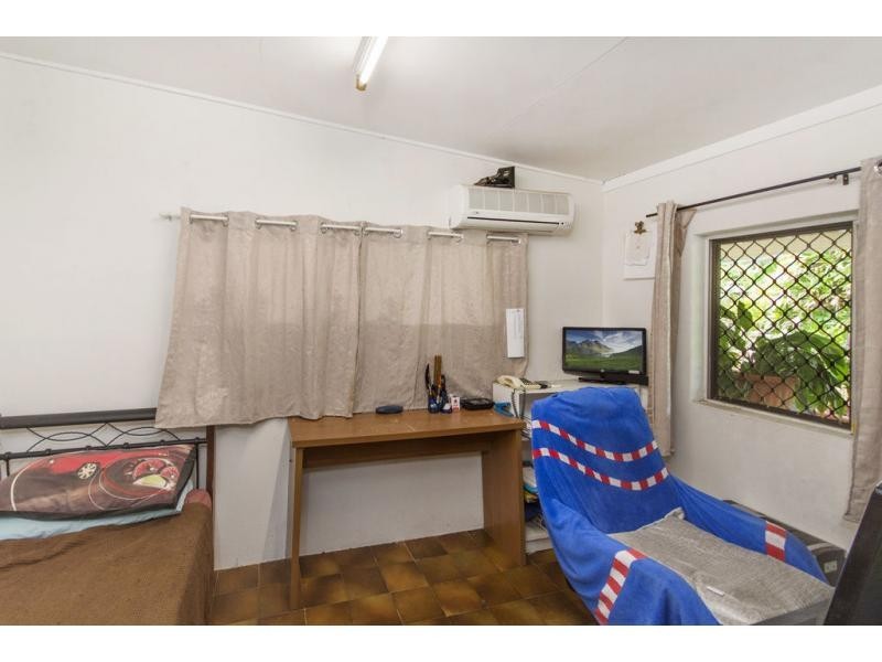 442 McCoombe Street, Mooroobool QLD 4870