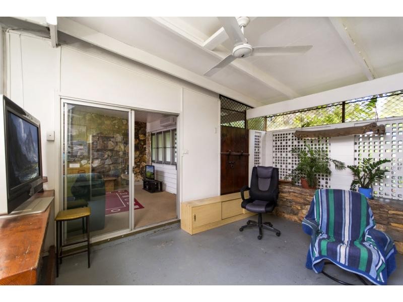 442 McCoombe Street, Mooroobool QLD 4870