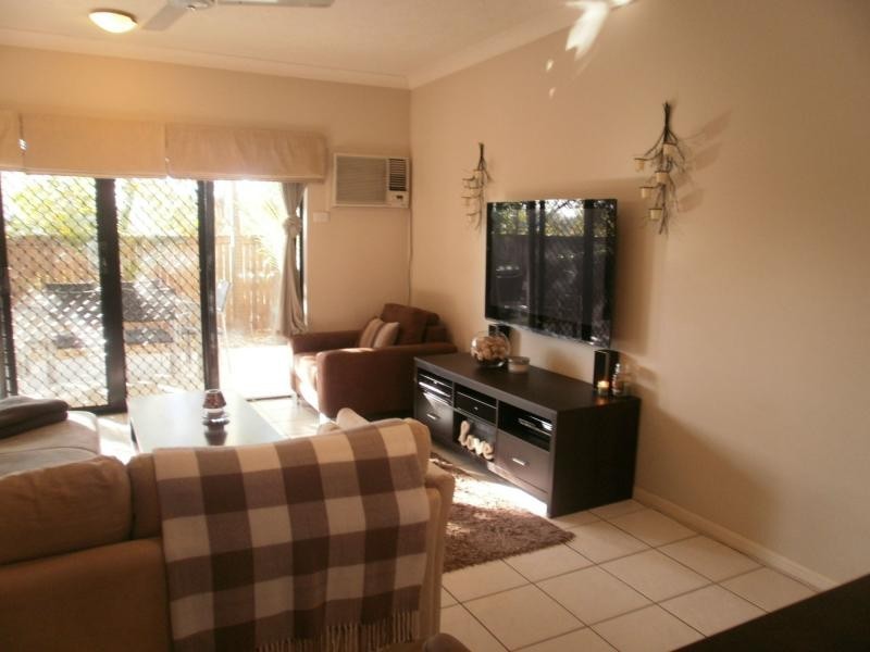 1/14 Short Street, Redlynch QLD 4870