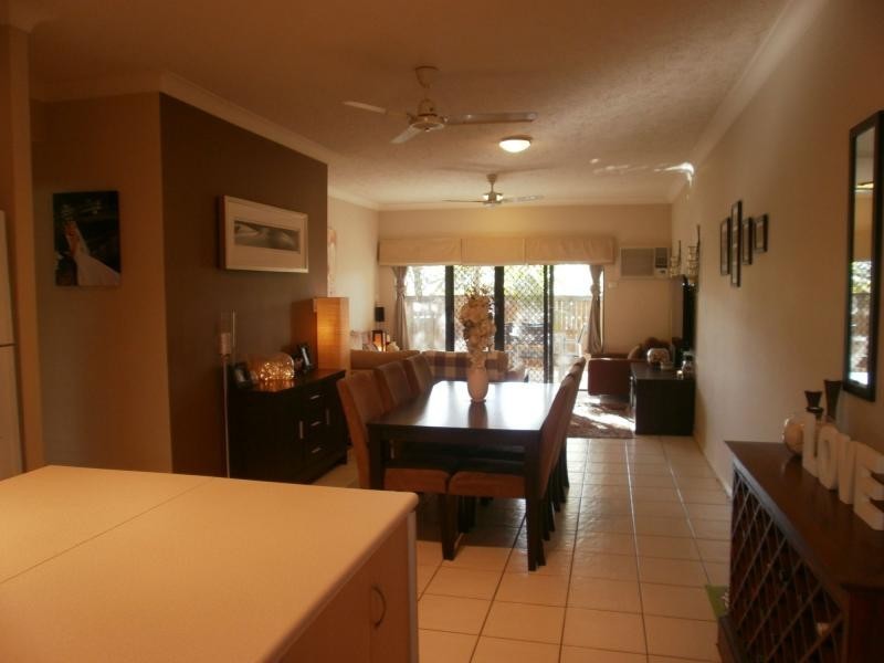 1/14 Short Street, Redlynch QLD 4870