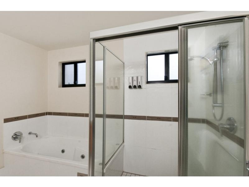 1101/2-4 Lake Street, Cairns City QLD 4870