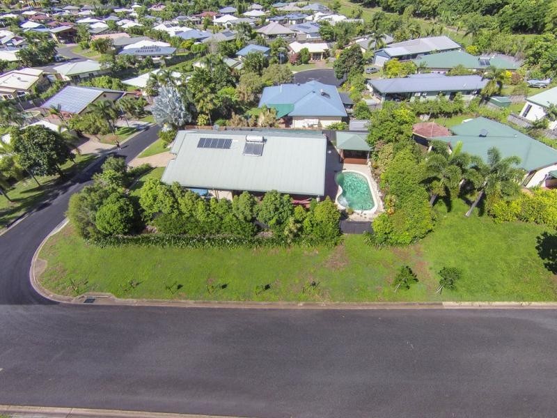 2 Acmena Close, Redlynch QLD 4870