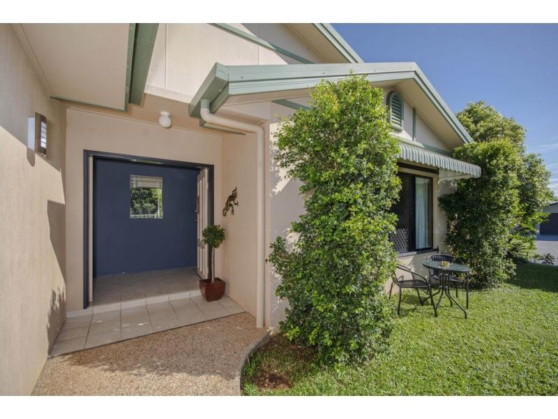2 Acmena Close, Redlynch QLD 4870