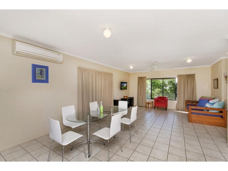 2 Acmena Close, Redlynch QLD 4870