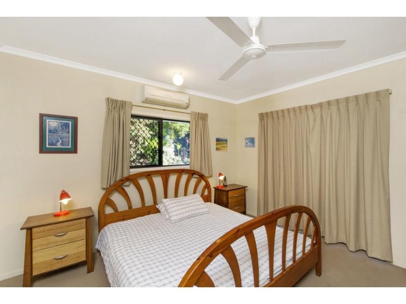 2 Acmena Close, Redlynch QLD 4870